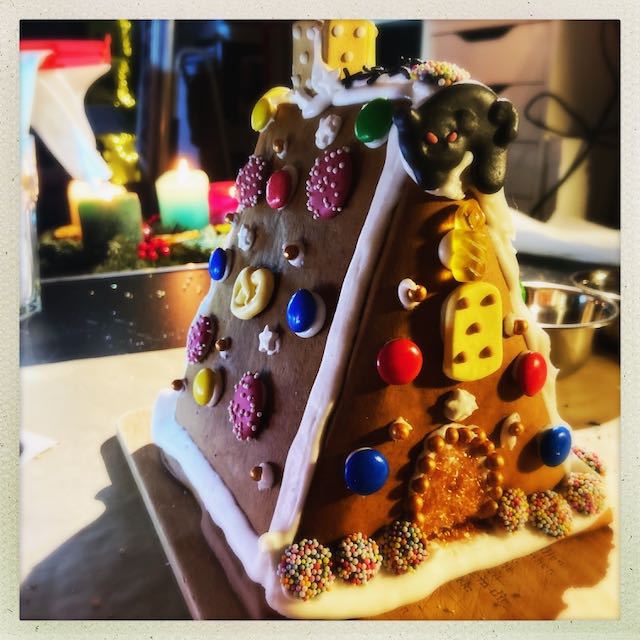 Selbstgemachtes Lebkuchenhäuschen